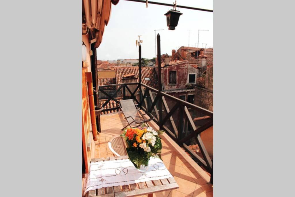 Bellissima Casa Vicino Biennale Grande Terrazza ! Lägenhet Venedig Exteriör bild